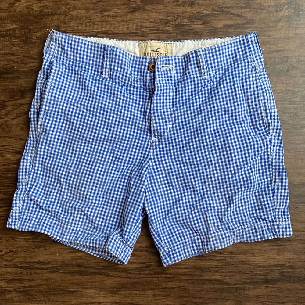 Hollister size 32